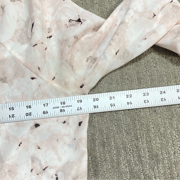Cynthia Rowley Blouse Women XS Pink Abstract Floral V-Neck Hi Low Hem 3/4 Sleeve - Picture 9 of 11